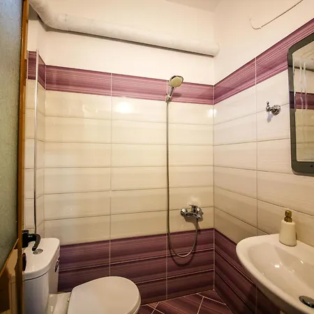 Sardis شقة *